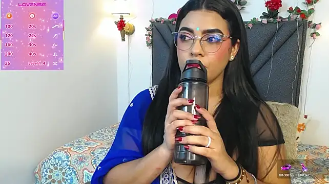 Chat +18 de lakshmiraniii ao vivo