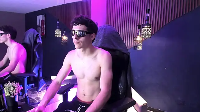 TheGhostforeeonss Chat XXX live