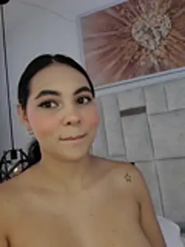 AlinnaRosee_'s Live XXX Chat