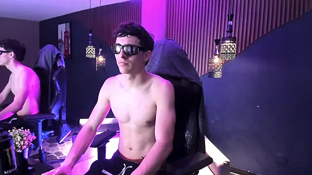 Chat XXX ao vivo de TheGhostforeeonss