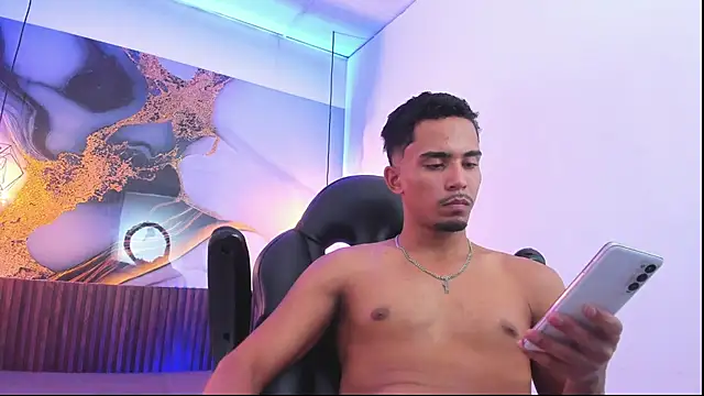 DrakeFoxx live XXX chat