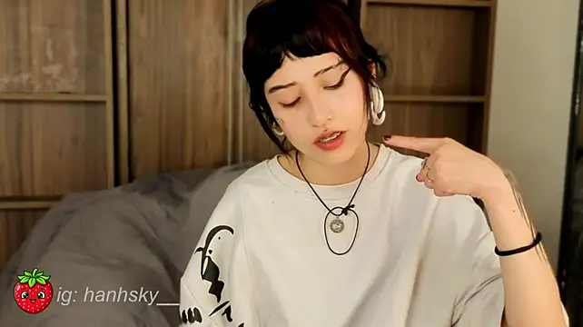 HannahSky_'s Live XXX Chat