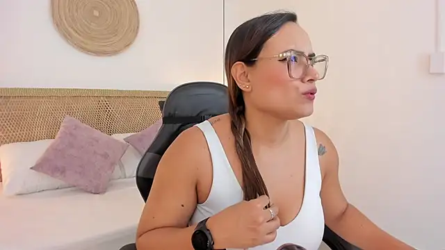zoe_danae_'s Live XXX Chat