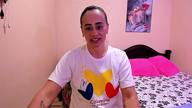 sara_florez12's Live XXX Chat