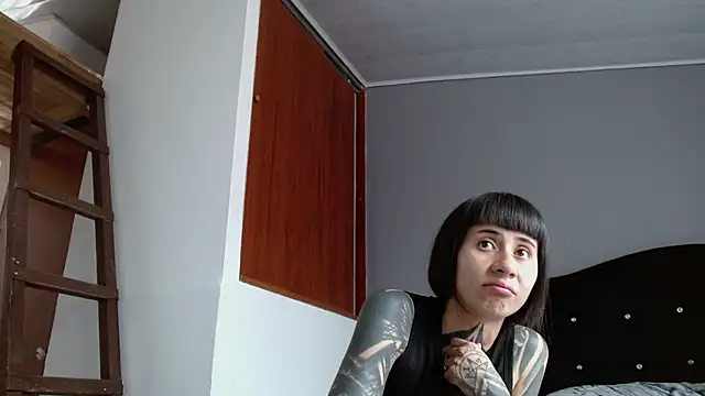 Chat XXX ao vivo de Emilia_1995
