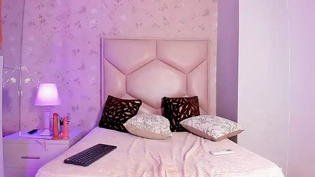Perla_Spencer_ Live XXX-chat