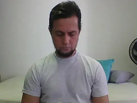 TRIISTAN_KING10's Live XXX Chat
