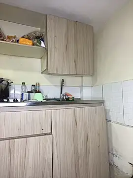 Romie_rous Adlı Modelin Canlı XXX Sohbeti