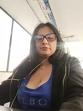 brianna02 Adlı Modelin Canlı XXX Sohbeti