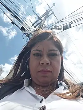 Laura-Hernandez Chat XXX in diretta