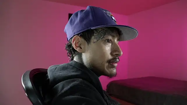 trieone's Live XXX Chat