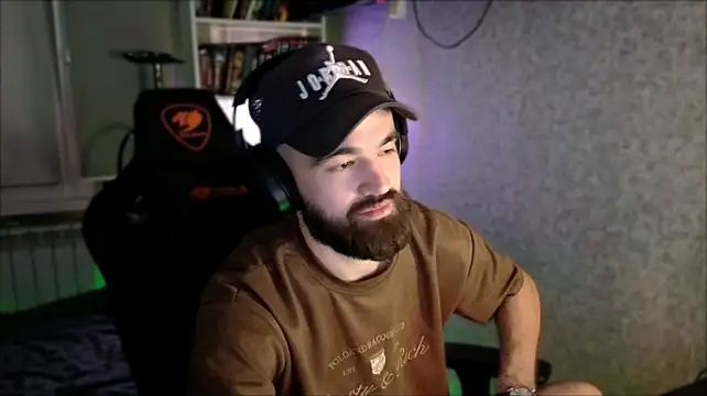 _Serious_Man live XXX chat