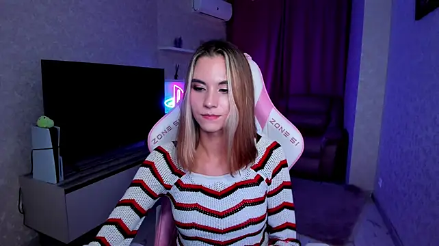 EllaCurtis Adlı Modelin Canlı XXX Sohbeti