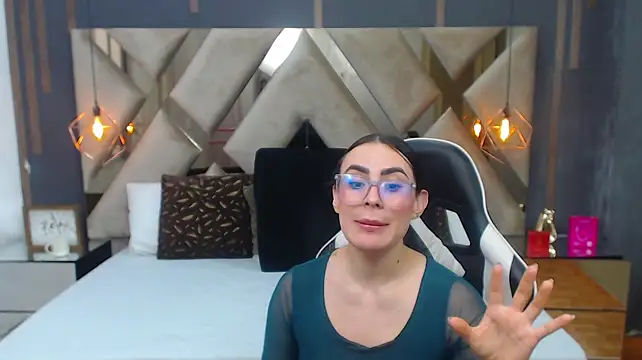 MartinaaFit Adlı Modelin Canlı XXX Sohbeti