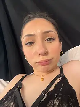 MiaFix Adlı Modelin Canlı XXX Sohbeti