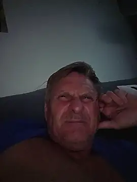 johnnym1 Show Webcam