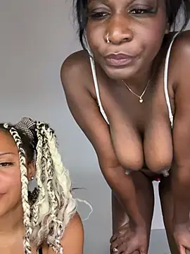 Czat XXX na żywo – HaileyDiana