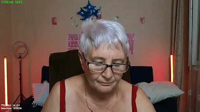 Chat +18 de Sandra_Snowflake ao vivo