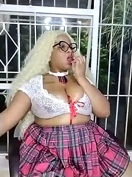 SweetestBootyXxX Adlı Modelin Canlı XXX Sohbeti