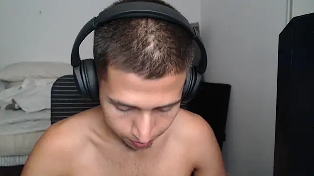 XXX chat uživo modela harold_18_