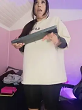 Czat XXX na żywo – Emily_Roussee