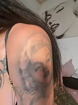 Fiona_inked's Live XXX Chat