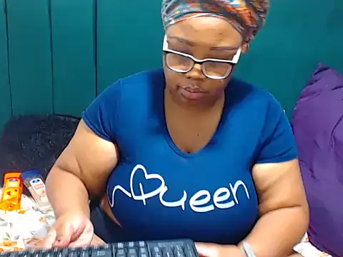 Chat +18 de BUSTYTUMIXX23 ao vivo