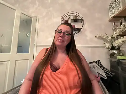 BuxomKitty_BBW Adlı Modelin Canlı XXX Sohbeti