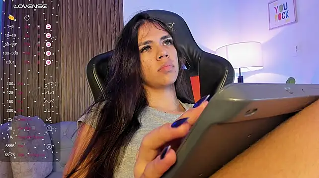 Czat XXX na żywo – EmmaBlake1
