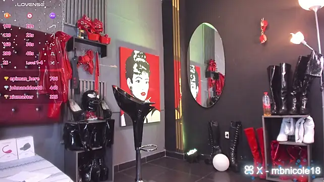 MissNicoleSds Adlı Modelin Canlı XXX Sohbeti