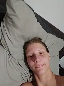 LenaGoldi Adlı Modelin Canlı XXX Sohbeti