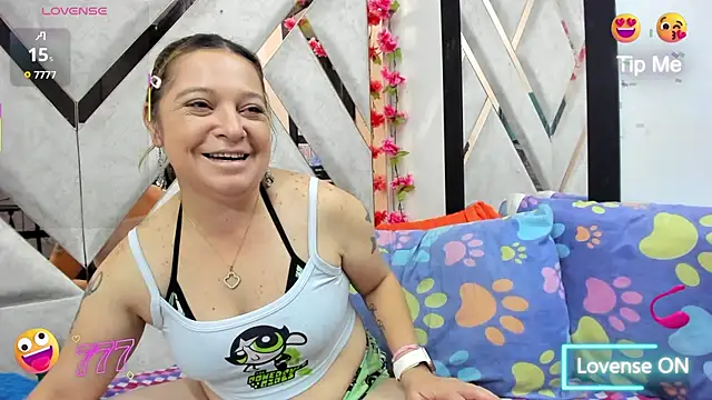 XXX chat uživo modela Samii_Sweett