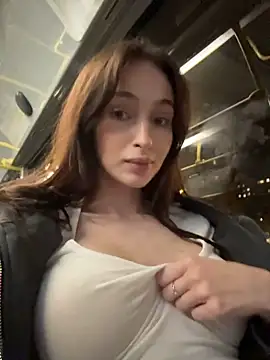 -missbehaving-n Live XXX chat