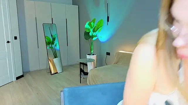 Онлайн чат XXX linakorvin