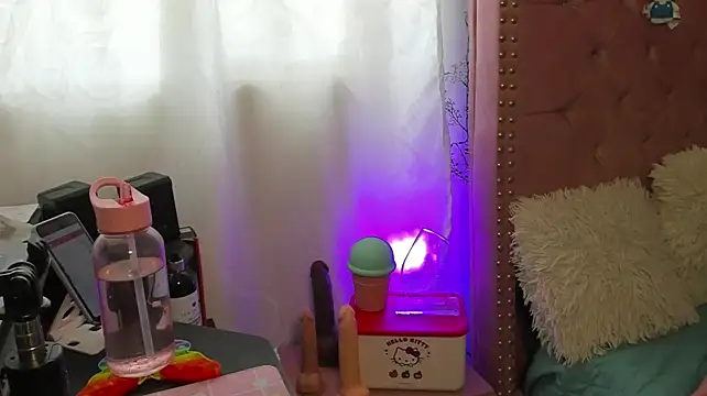 XXX chat uživo modela LillyCandy