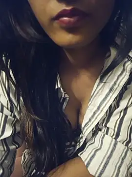 _Sexy_Lilly_ Adlı Modelin Canlı XXX Sohbeti