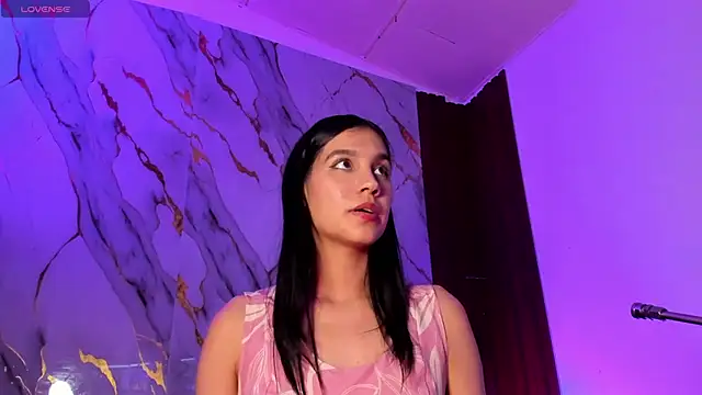 Emmiicute Adlı Modelin Canlı XXX Sohbeti