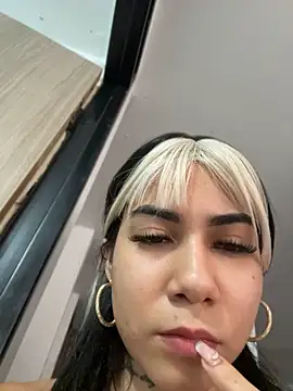 Pamela23x Adlı Modelin Canlı XXX Sohbeti