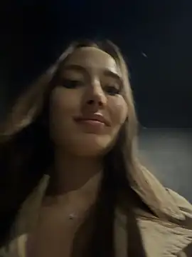 ICrazyOneIRL Chat XXX live
