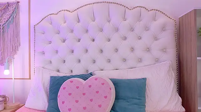AriaStonne's Live XXX Chat