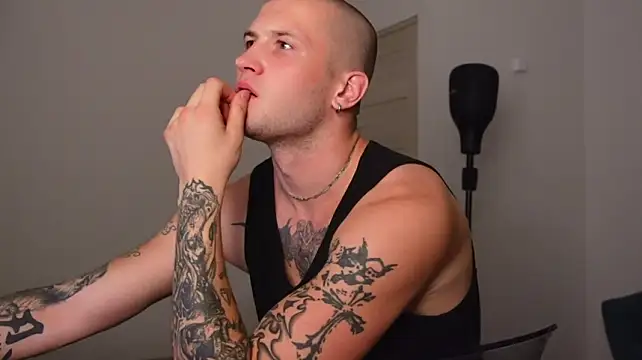 Igor_Wilde Adlı Modelin Canlı XXX Sohbeti