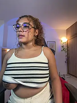 Chat XXX ao vivo de aleja_montiel__