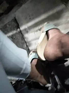hotboy8077: διαδικτυακό σόου στην κάμερα