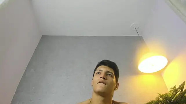 Czat XXX na żywo – Julian_Fiire