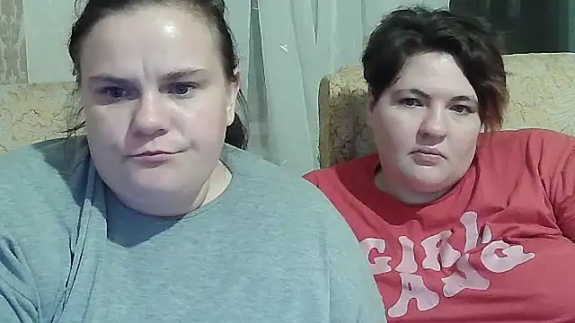 Chat +18 de EmmaXKristall ao vivo