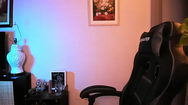 MelroseStrip's Live XXX Chat