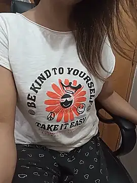 Tanha18 XXX чат на живо