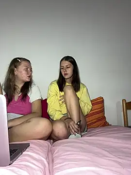 Онлайн чат XXX ella_maya