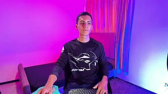 Chatroom XXX en direct de Matiius18