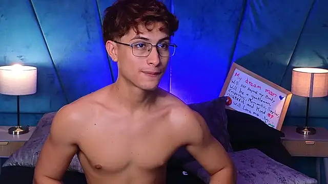 Aaron_Eze Adlı Modelin Canlı XXX Sohbeti